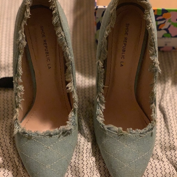 A pair of cute jean heels. - Picture 2 of 4